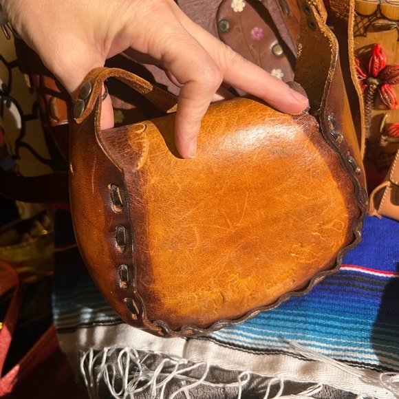 Vintage Leather Shoulder Bags Medium & Mini w/new wallet, storage box, sm. shawl - Picture 7 of 16